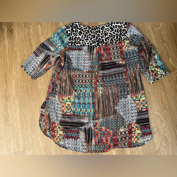 Fig and Flower Vibrant Patchwork Blouse, size 2X - Picture 7 of 9